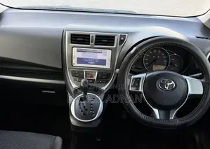 Toyota Ractis 2012 Silver