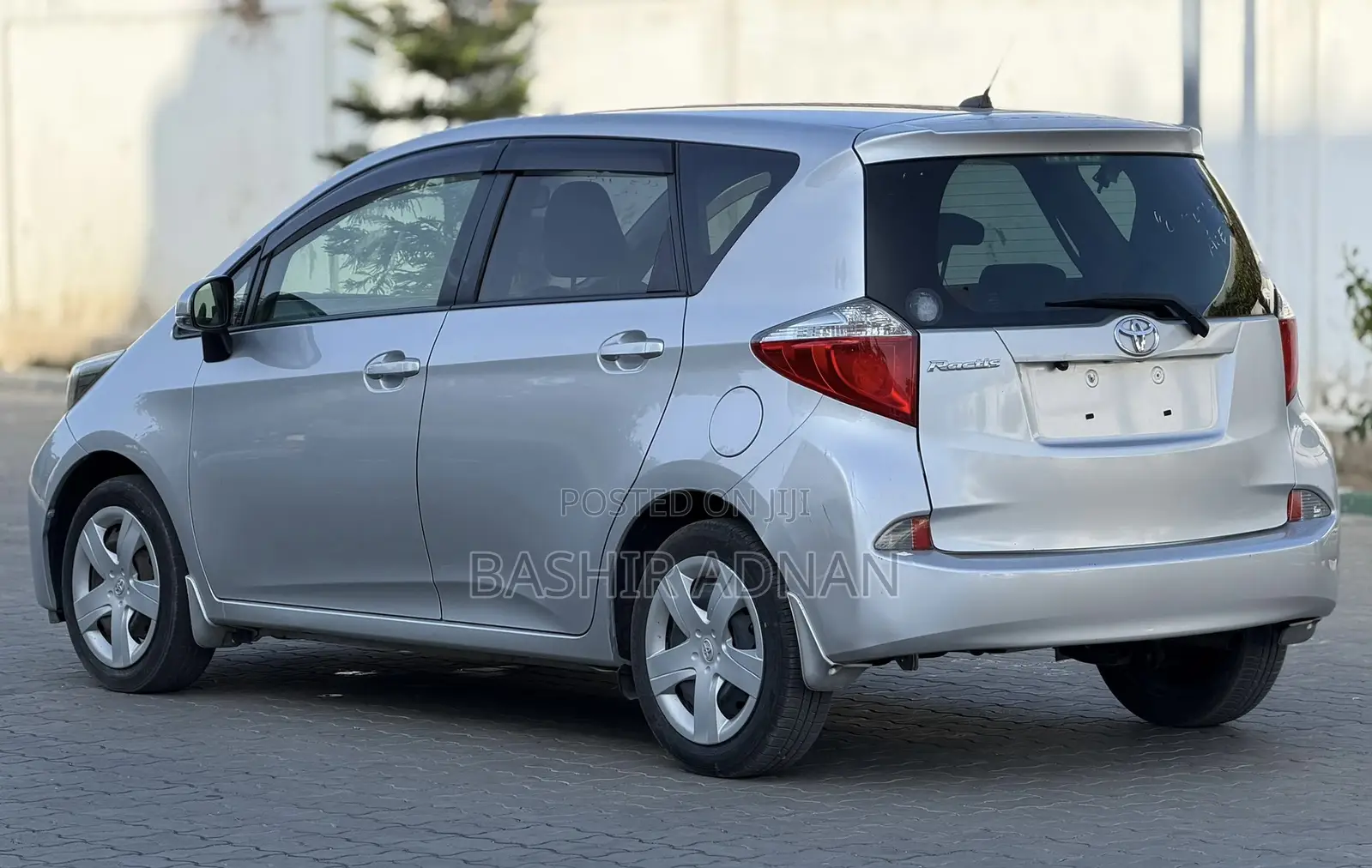 Toyota Ractis 2012 Silver