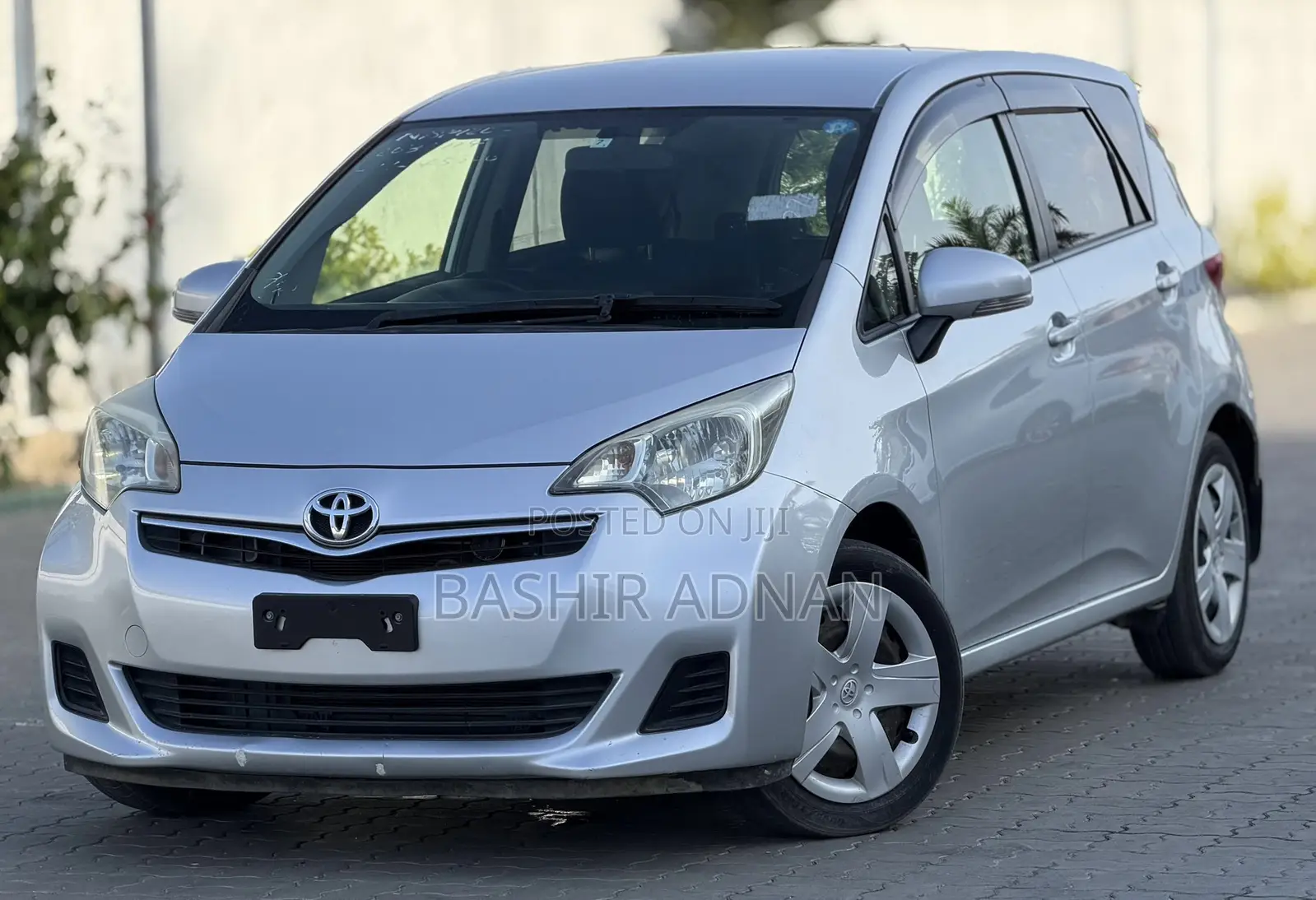 Toyota Ractis 2012 Silver