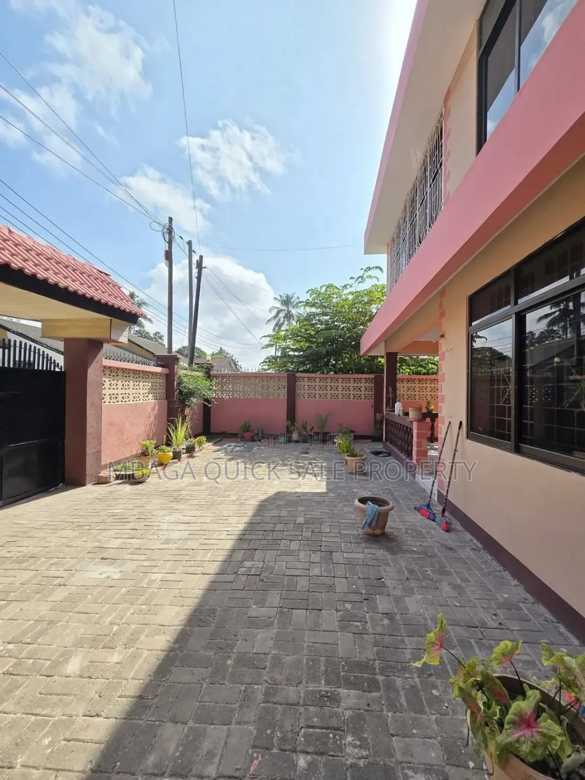 6bdrm House in Mikocheni for rent