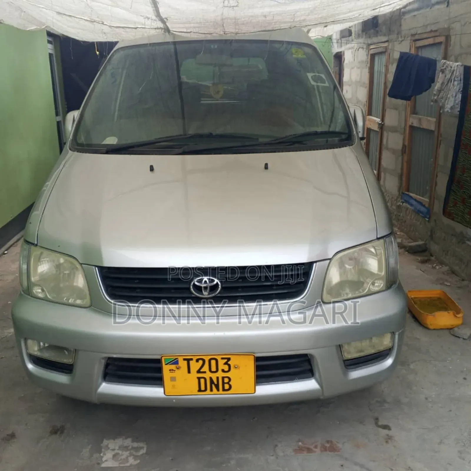 Toyota Noah 2001 Silver