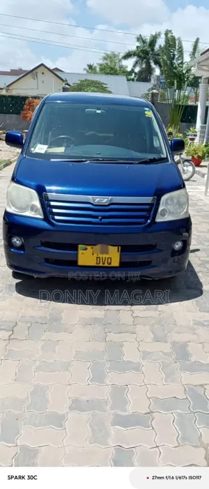 Toyota Noah 2008 Blue