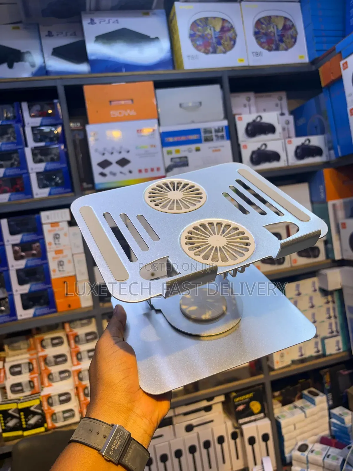 Dual-Fan Notebook PC Stand Designed for Heat Dissipation