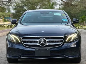 Mercedes-Benz E200 2016 Blue