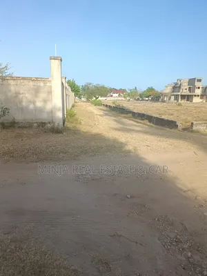 Cheap Plot for Sale in Prime Area Bahari Beach