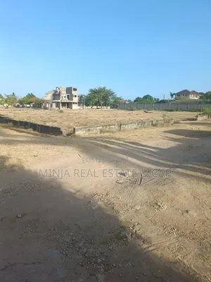 Cheap Plot for Sale in Prime Area Bahari Beach