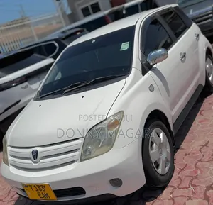 Toyota IST 2005 White