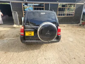 Mitsubishi Pajero 2004 Black