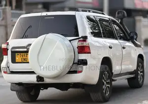 Toyota Land Cruiser 2012 White