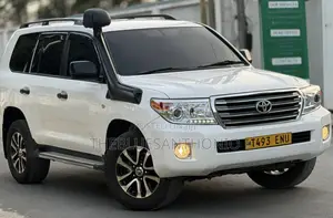 Toyota Land Cruiser 2012 White