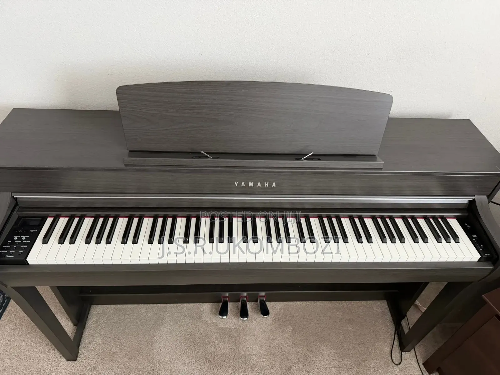 Yamaha CLP-735 B Digital Clavinova