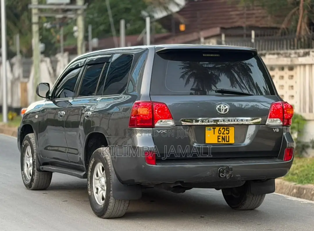 Toyota Land Cruiser 2015 Gray