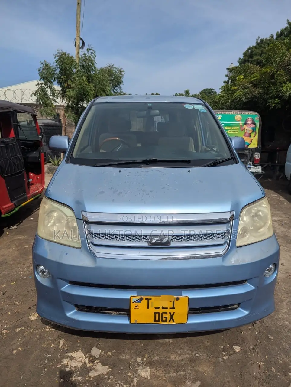Toyota Noah 2005 Blue