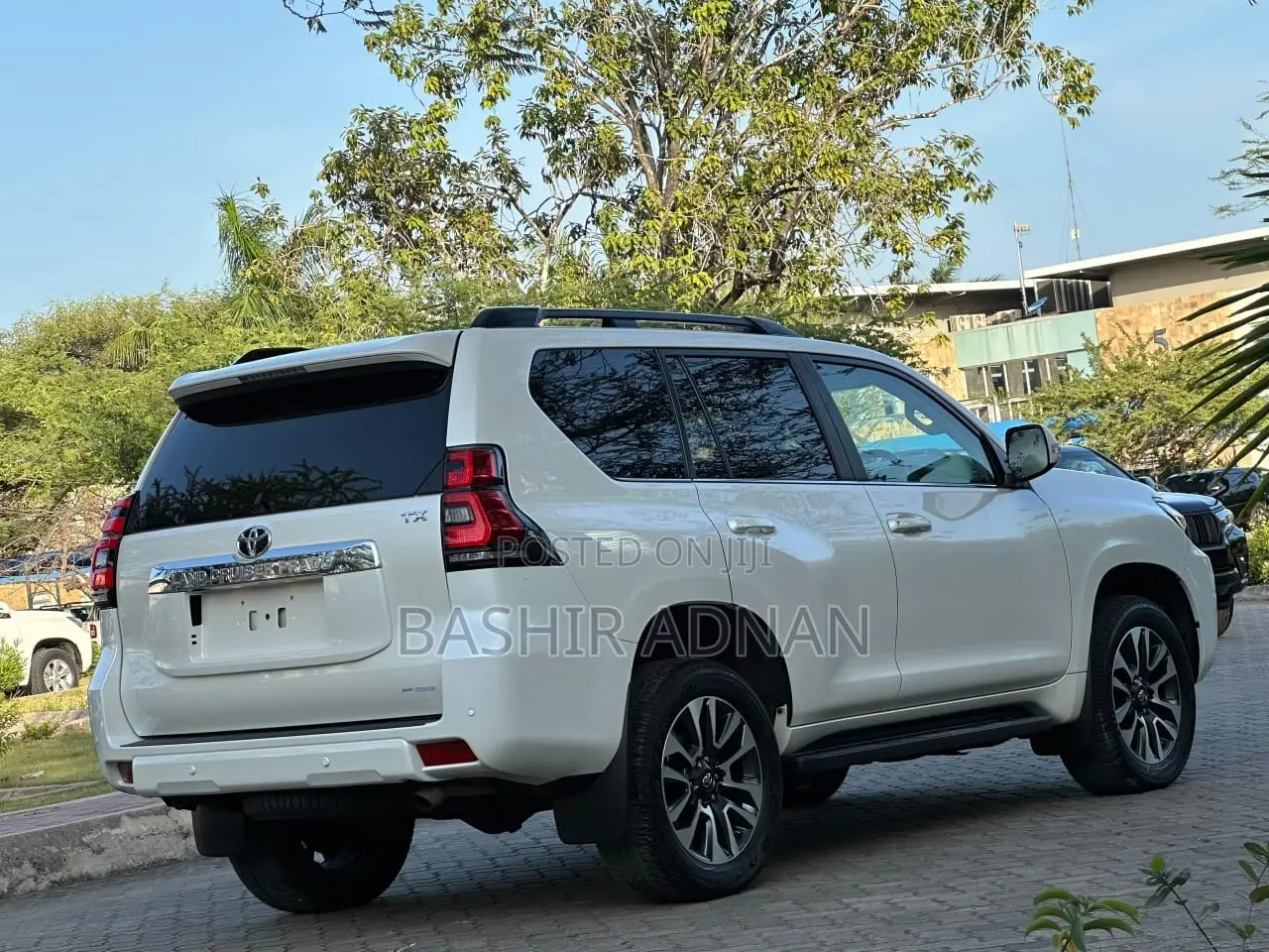 Toyota Land Cruiser Prado 2023 White