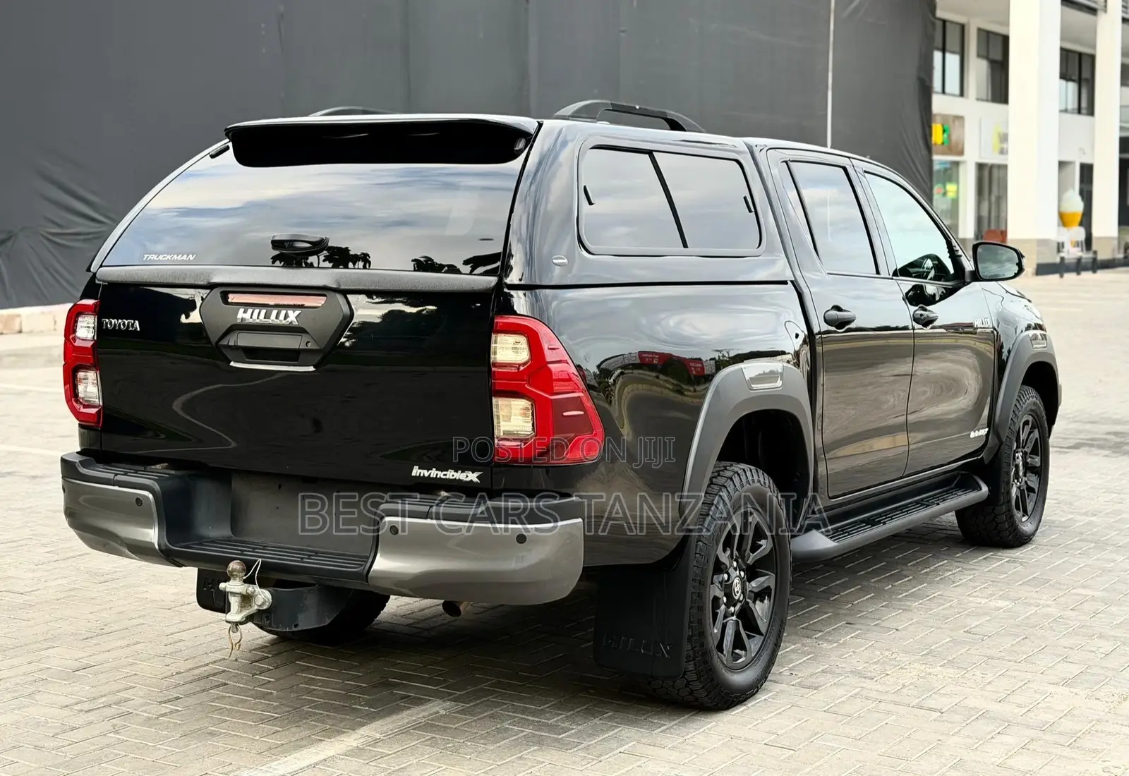 Toyota Hilux 2024 Black