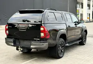 Toyota Hilux 2024 Black
