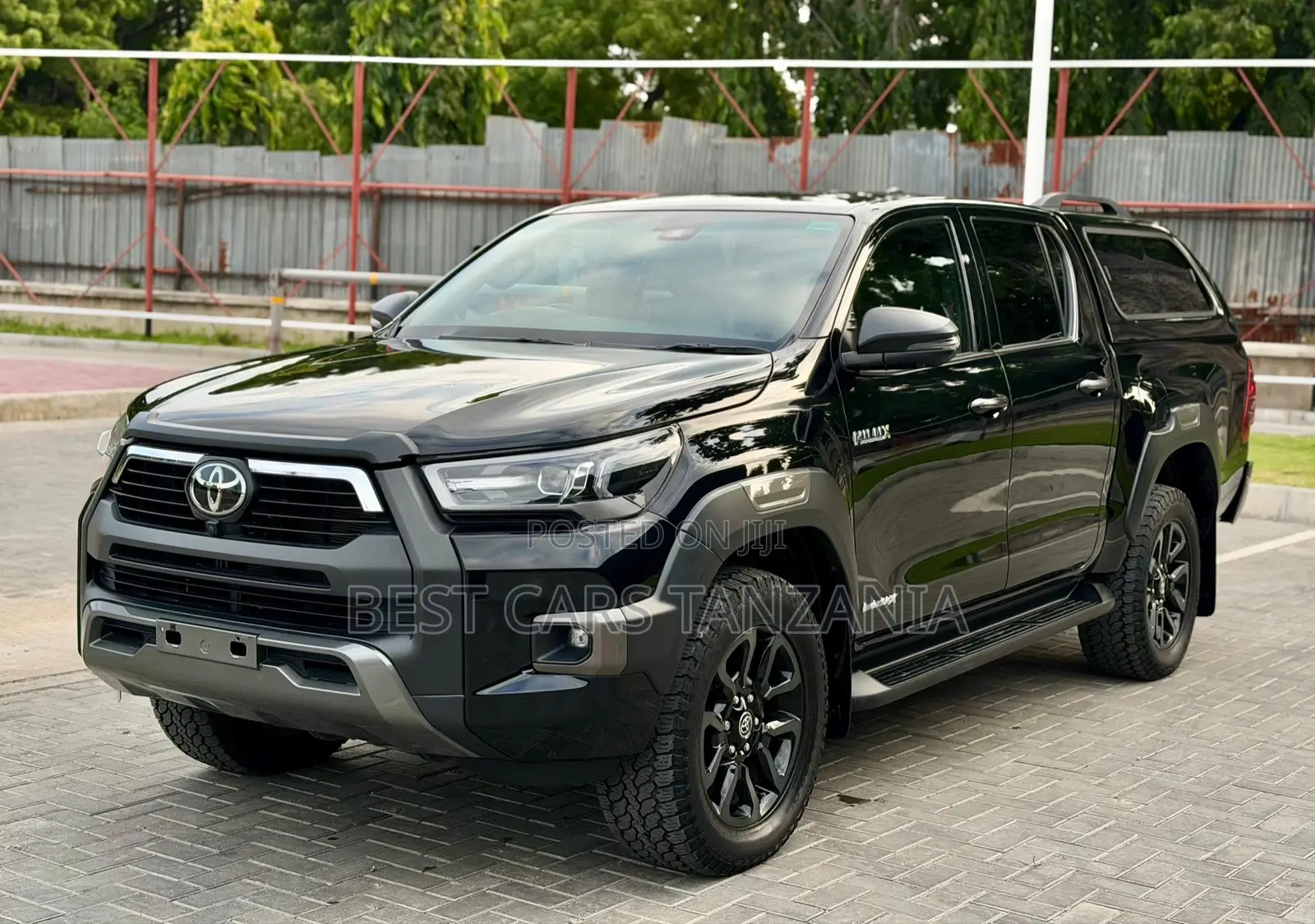 Toyota Hilux 2024 Black