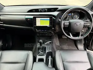 Toyota Hilux 2024 Black