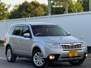 Subaru Forester 2011 Silver