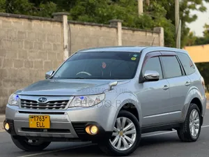 Subaru Forester 2011 Silver