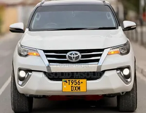 Toyota Fortuner 2017 White