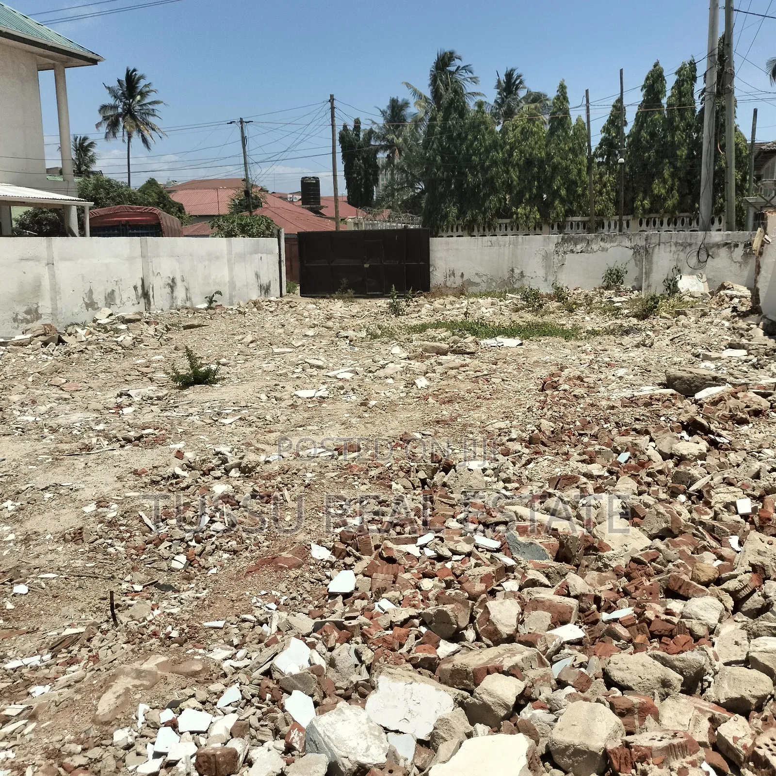 Plot for Sale Makumbusho Stand