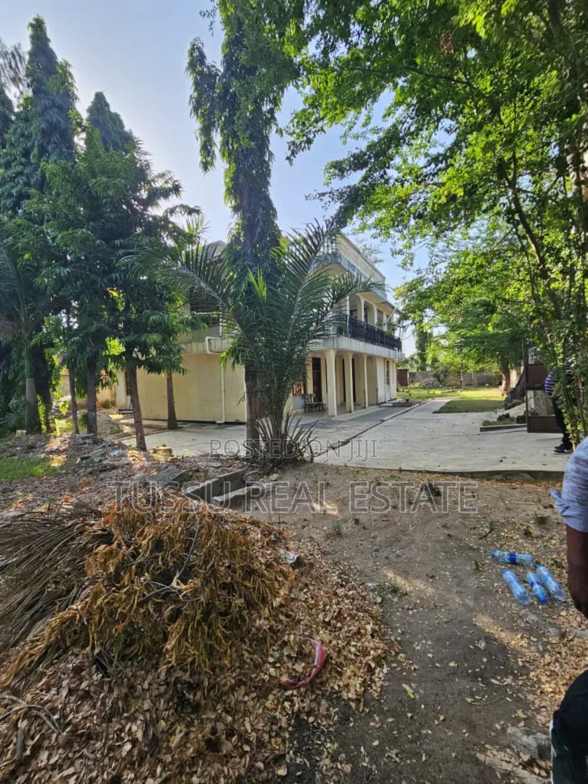5bdrm House in Mbezibeach Shopers, Kinondoni for sale
