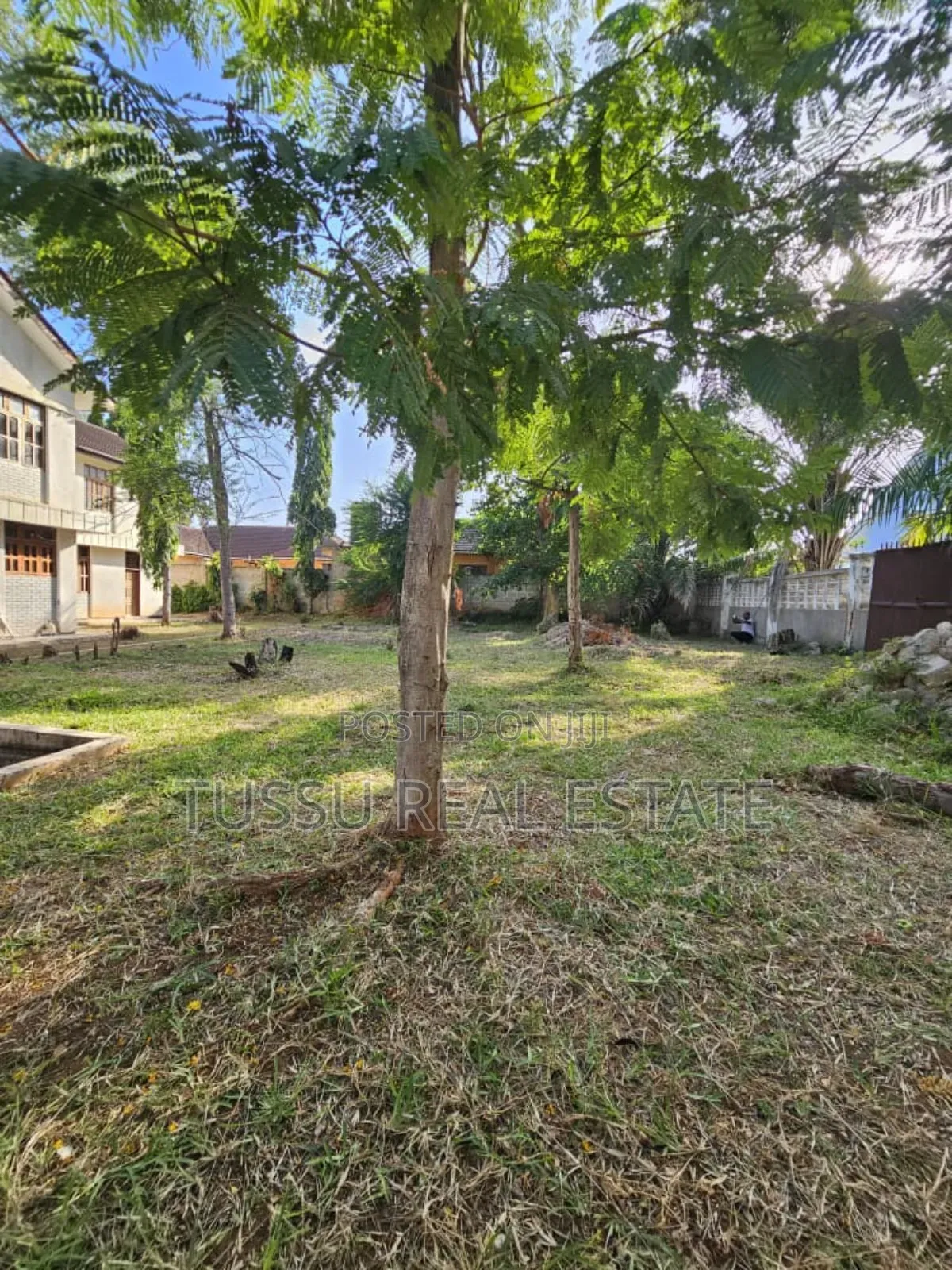 5bdrm House in Mbezibeach Shopers, Kinondoni for sale