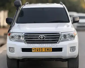 Toyota Land Cruiser 4.5 V8 GX-R 2015 White
