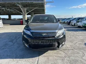 Toyota Harrier 2.0 2016 Black