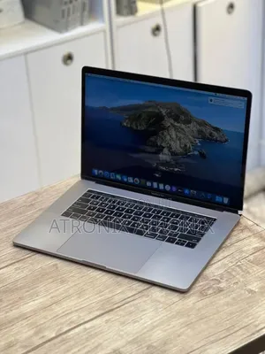 Laptop Apple MacBook Pro 2017 8GB Intel Core I5 SSD 512GB