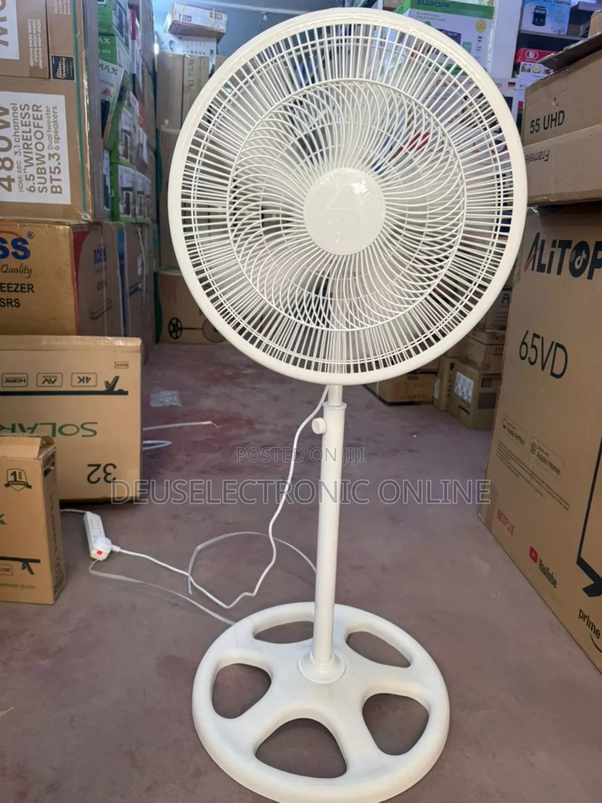 Arita Fan Nyeupe Size 18