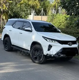 Toyota Fortuner 2023 White