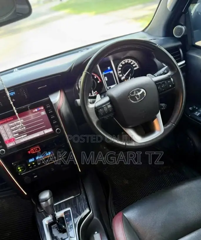 Toyota Fortuner 2023 White