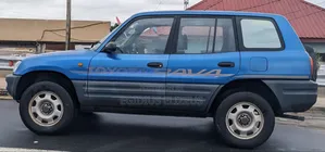 Toyota RAV4 1996 Blue