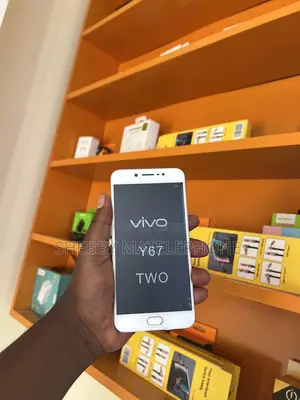Vivo Y67 32 GB Silver