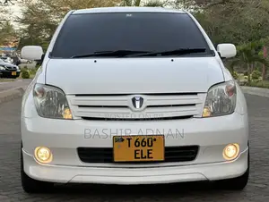 Toyota IST 2004 White