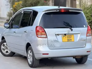 Toyota Corolla Spacio 2005 Silver