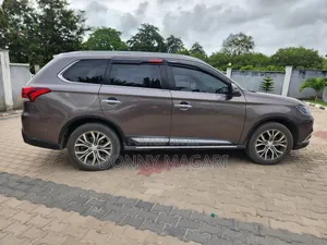 Mitsubishi Outlander 2015 Gray