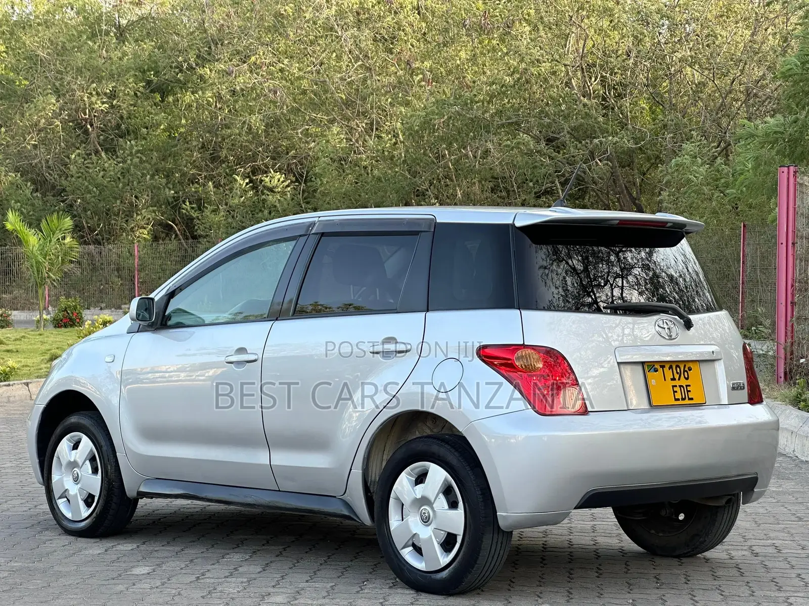 Toyota IST 2004 Silver