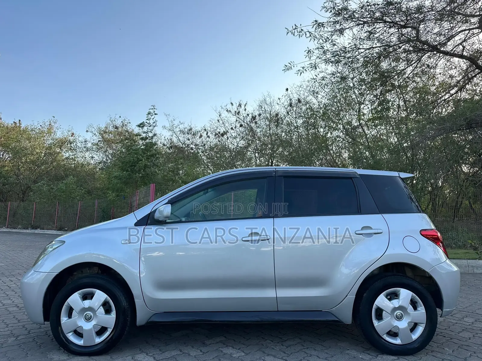 Toyota IST 2004 Silver
