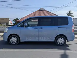 Toyota Noah 2.0 143hp FWD (8 Seater) 2008 Blue