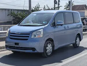 Toyota Noah 2.0 143hp FWD (8 Seater) 2008 Blue