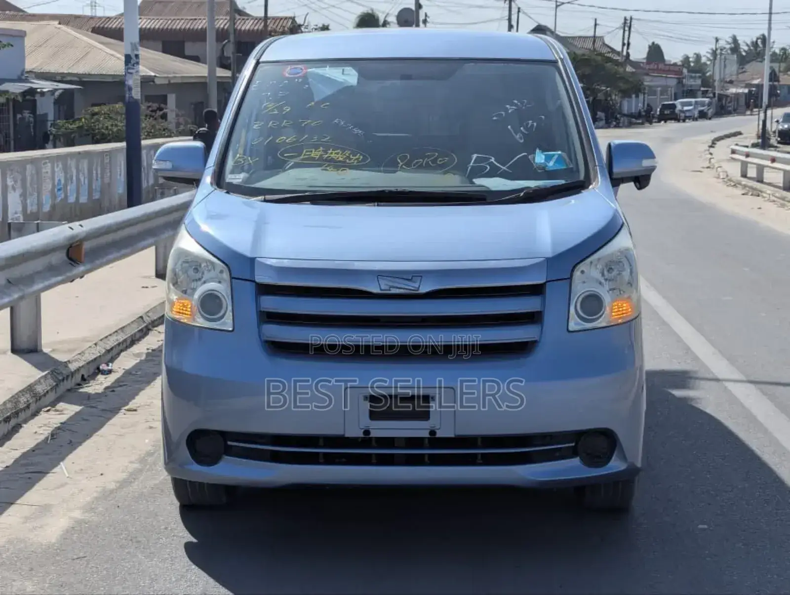Toyota Noah 2.0 143hp FWD (8 Seater) 2008 Blue