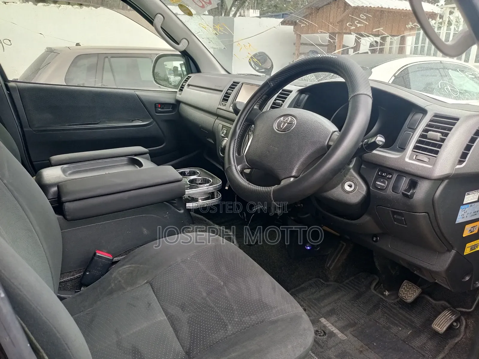 Toyota HiAce 2010 Maroon