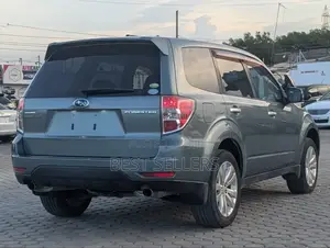 Subaru Forester 2.5X Premium 2010 Gray