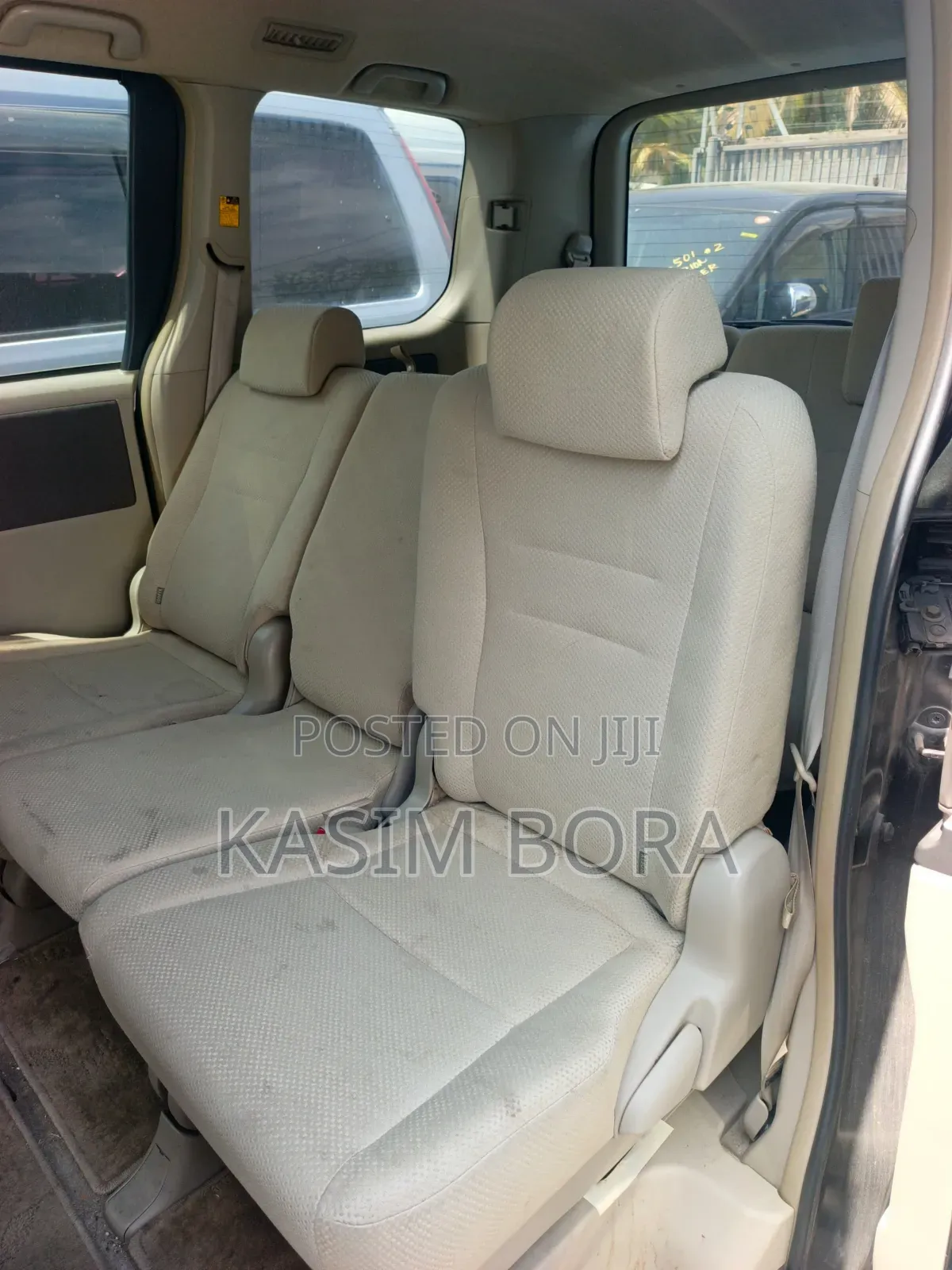 Toyota Noah 2.0 143hp AWD (7 Seater) 2008 Silver