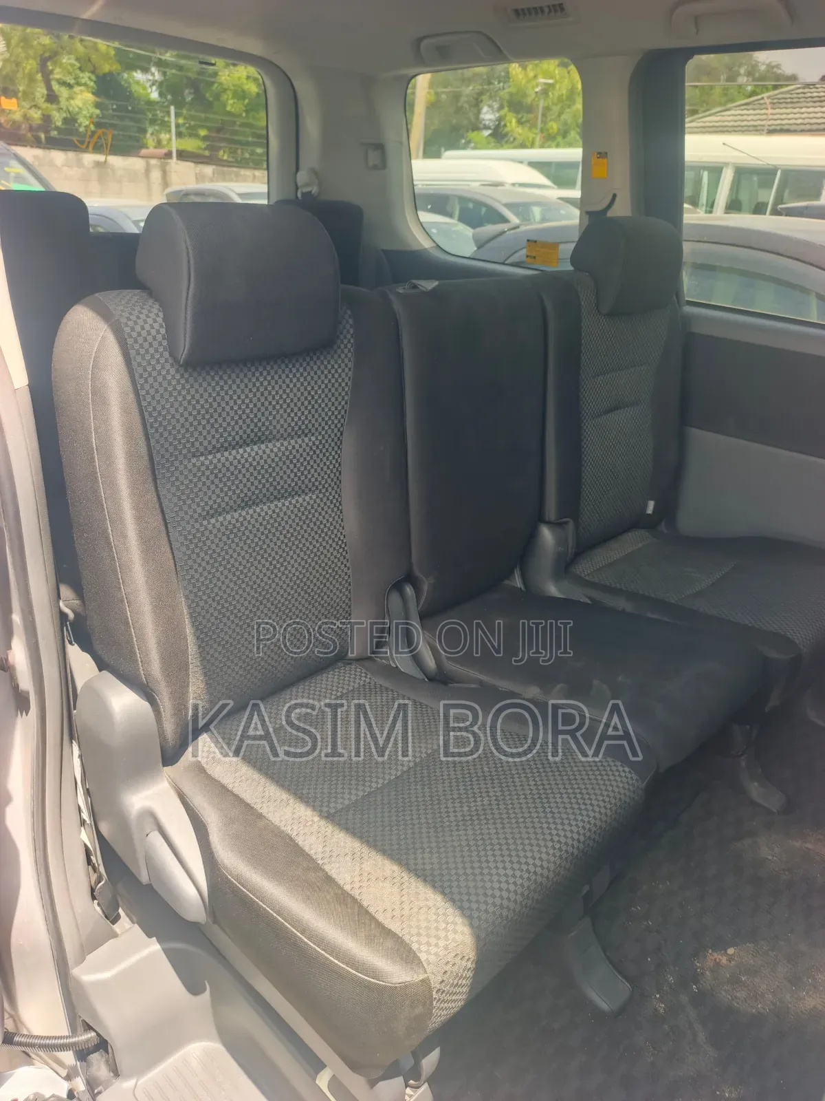 Toyota Noah 2.0 143hp AWD (7 Seater) 2008 Silver