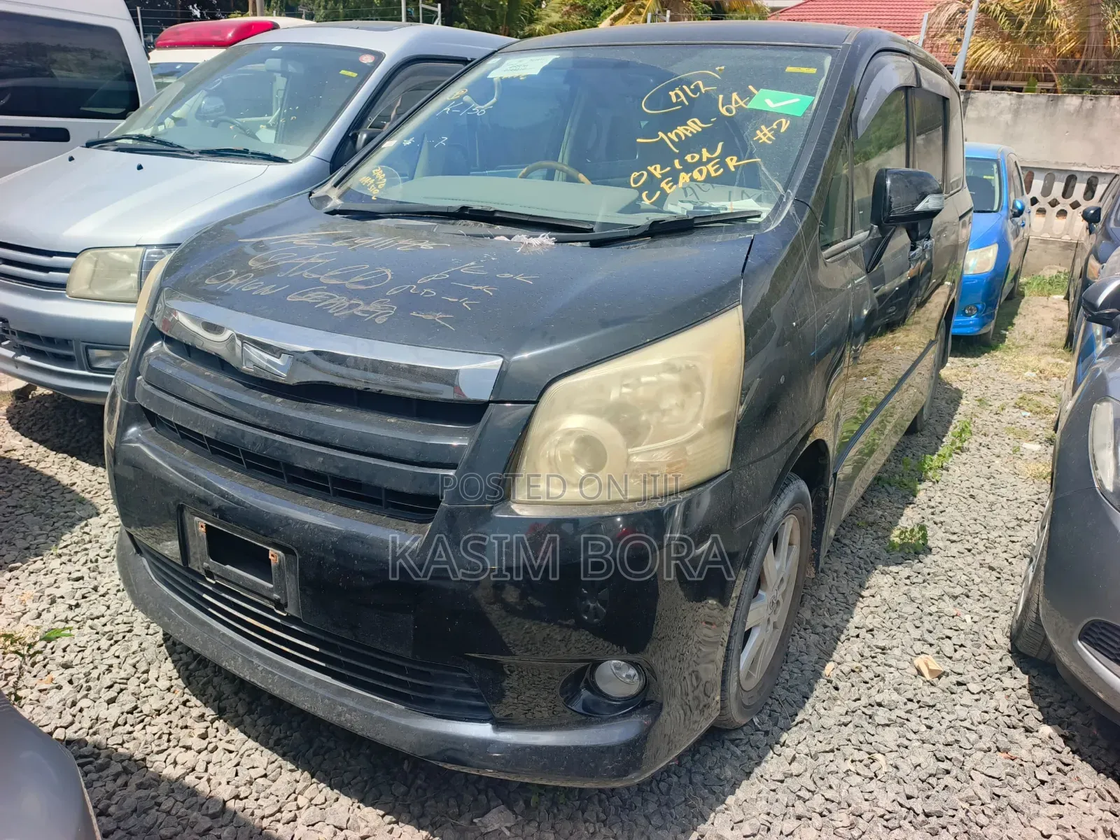 Toyota Noah 2.0 143hp AWD (7 Seater) 2008 Silver