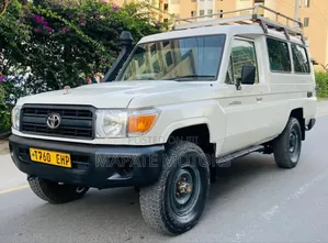 Toyota Land Cruiser 100 4.2 2008 White